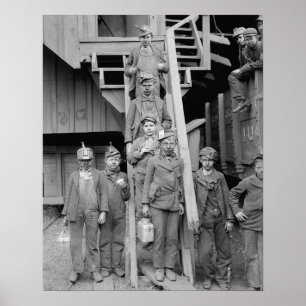 Koolbrekerjongens, 1900. Antieke foto Poster