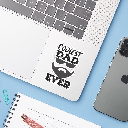 KOOLEST DAD OOIT STICKER (Laptop met iPhone)