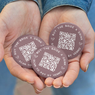 Koop de Bride een Drink Bachelorette Party QR Code Ronde Button 5,7 Cm