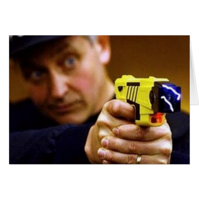 Kop met een taserPistool (Voorkant Horizontaal)