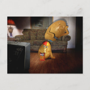 Koppel aardappelen met vader op de couche briefkaart