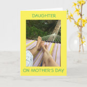 KOPPEL IN HAMMOCK = NAAR MIJN DOCHTER OP MOEDERDAG KAART (Gele Bloem)