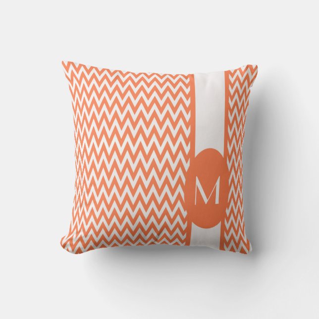 Koraal elegante Chevron-ontwerp met monogram Kussen (Voorkant)