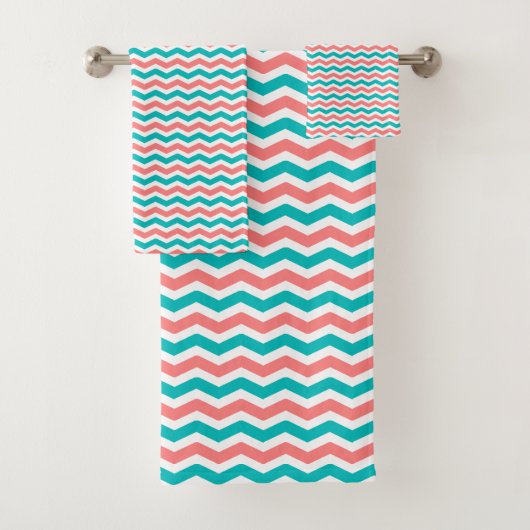 Koraal en Blauwgroen Chevron Bad Handdoek (Insitu)