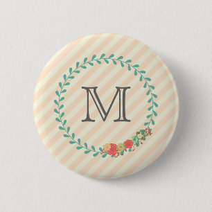 Koraal roze decoratieve bloemenkrans monogram ronde button 5,7 cm
