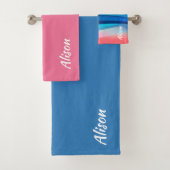 Koraalblauwe golf abstracte naam bad handdoek (Insitu)