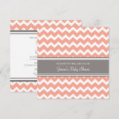 Koraalgrijze Chevron Aangepaste Baby Shower Uitnod Kaart (Voorkant / Achterkant)