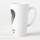 Kosmische liefdesgeschiedenis met hartliefhebbers latte mok (Rechts)