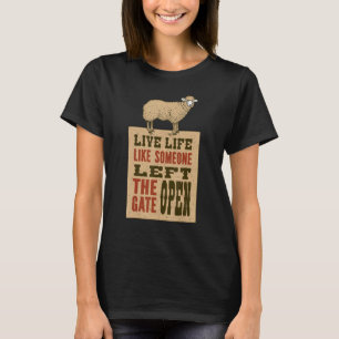 Koud voor schapenhouderijen met kooi S T-shirt