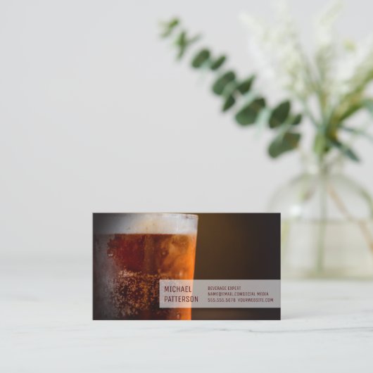 Koude beker bier | Restaurateur Visitekaartje (Staand voorkant)