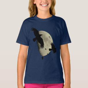 Kraaien in vlucht afgetekend tegen een grote maan t-shirt
