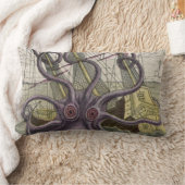 Kraken/poulpe Eatting un coussin lombaire de (Couverture)