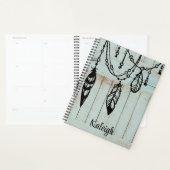 kralen en veren aan weetherde blauw-Barn-planken Planner (Display)