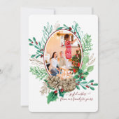 Krans met rode kerstholbessen en dennenappels met feestdagenkaart (Voorkant)