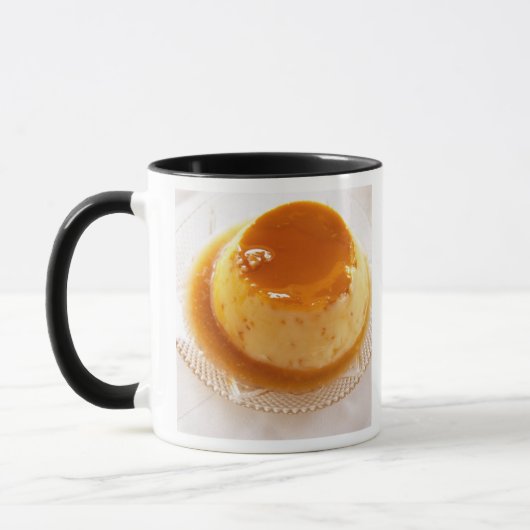 Kreemkaramelachtige pudding met karamel mok (Links)