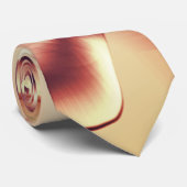 Kroonrode of bruinrode vormen, met een beige toon stropdas (Opgerold)