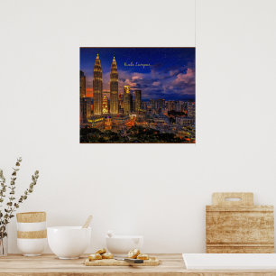 Kuala Lumpur skyline 's nachts Poster