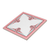 Kunstdeco-elementen in donker roos en blauw tegeltje (Zijkant)