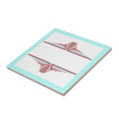 Kunstdeco-elementen in donker roos en blauw tegeltje (Zijkant)