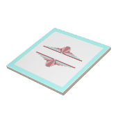 Kunstdeco-elementen in donker roos en blauw tegeltje (Zijkant)