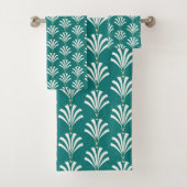 Kunstdeco White en Cream Palmettos in het Blauwgro Bad Handdoek (Insitu)