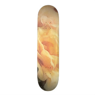 kunstflorale  achtergrond in pastelkleuren skateboard