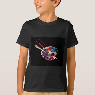 KUNSTKLEURPALETTE EN BRUSHUIZEN IN ZWART T-SHIRT