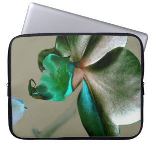 Kunstmatige ventilator in blauwe, groene en grijze laptop sleeve