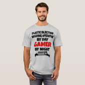 Kunststof spuitgietoperator Gamer T-shirt (Voorkant volledig)
