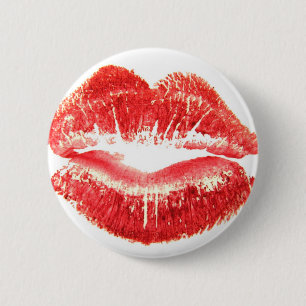 Kus door de rode lippen van de vrouw ronde button 5,7 cm