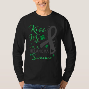 Kus me in melanoom overlevende St Patrick Day T-shirt