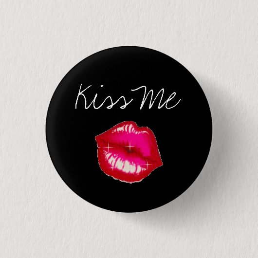 Kus me ronde button 3,2 cm (Voorkant)