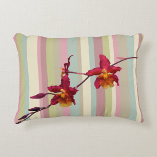 Kussen met een tak Cattleya-orchideeën