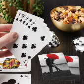 Kussen onder een paraplu speelkaarten (Insitu)