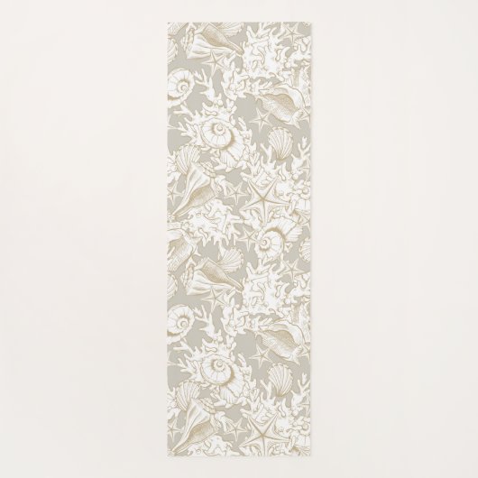 kust zandstrand schelpen Monogram Yoga Mat (Achterkant)