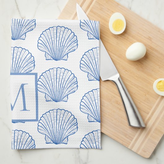 Kustblauw en witte schellop Seashell Monogram Theedoek (Quarter Fold)