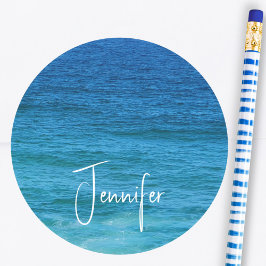 Kustblauwe oceaan ronde sticker