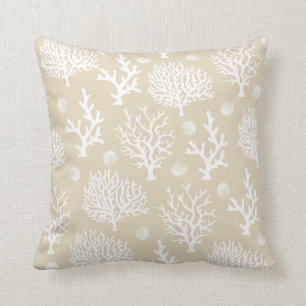 Kustkoralen en zeeschildpadden in het witte Zee Kussen