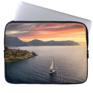 Kustlijn   Bodrum, Turkije Laptop Sleeve