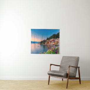 Kustlijn Varenna, Lombardije, Italië Wandkleed