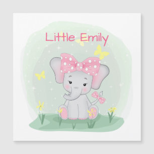 Kute baby olifant met een roze boog in een open ru