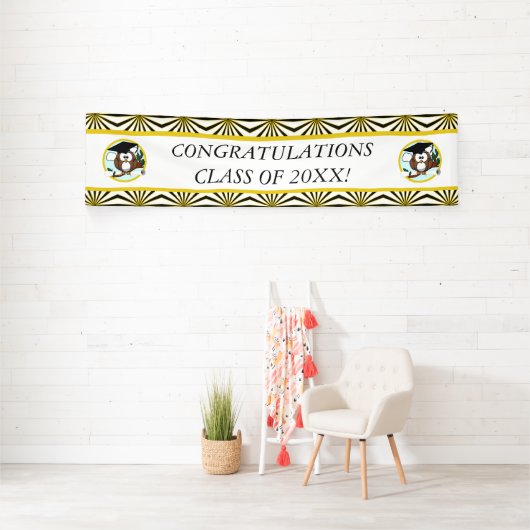 Kute Cartoon Afstuderen Owl with Pet & diploma Spandoek (Insitu)