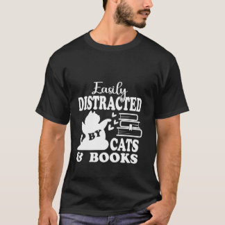 Kute Cat Book Lover, gemakkelijk verstoord door ka T-shirt