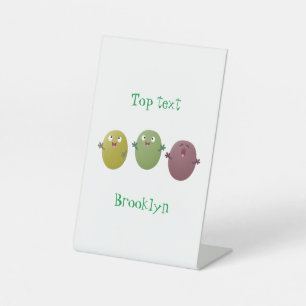 Kute happy olives die cartoon zingen reclamebord met voetstuk