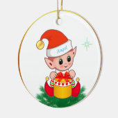 Kute kerstelf en ster op wit keramisch ornament (Links)