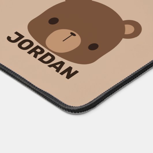 Kute Little Brown Beer met persoonlijke naam Bureaumat (Hoek)
