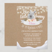 Kute Little Bunny Rustic Kraft First Birthday Kaart (Voorkant / Achterkant)