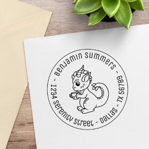 Kute Little Dragon Holding a Cup Round Address Rubberstempel