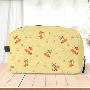 Kute Little Foxes Pattern on Yellow Toilettasje