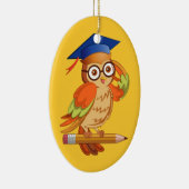Kute nerd-uil bovenop een potlood keramisch ornament (Rechts)